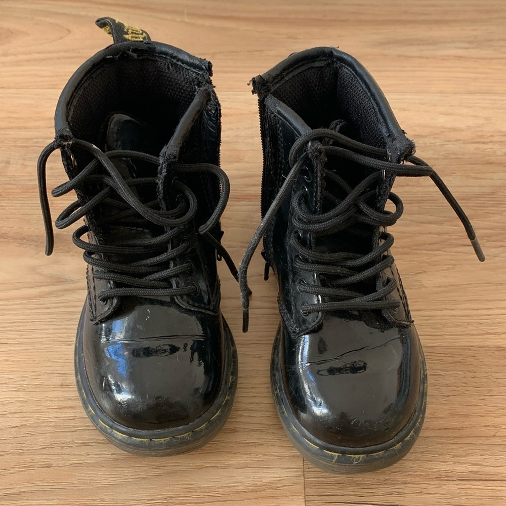 Kids doc marten boots size 7T